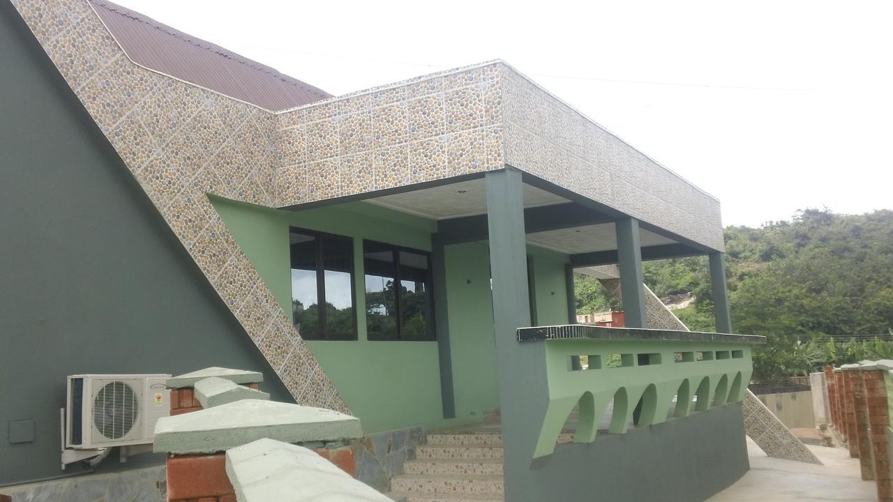 Yamoransa Mama Lee'S Lodge מראה חיצוני תמונה